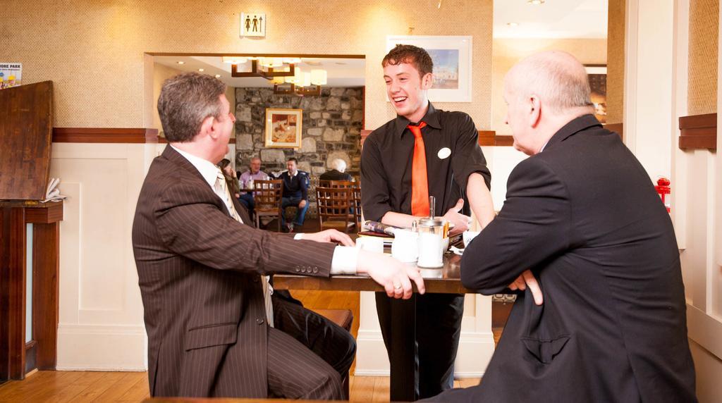The Arches Hotel Claregalway ภายนอก รูปภาพ
