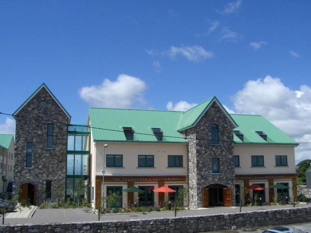 The Arches Hotel Claregalway ภายนอก รูปภาพ