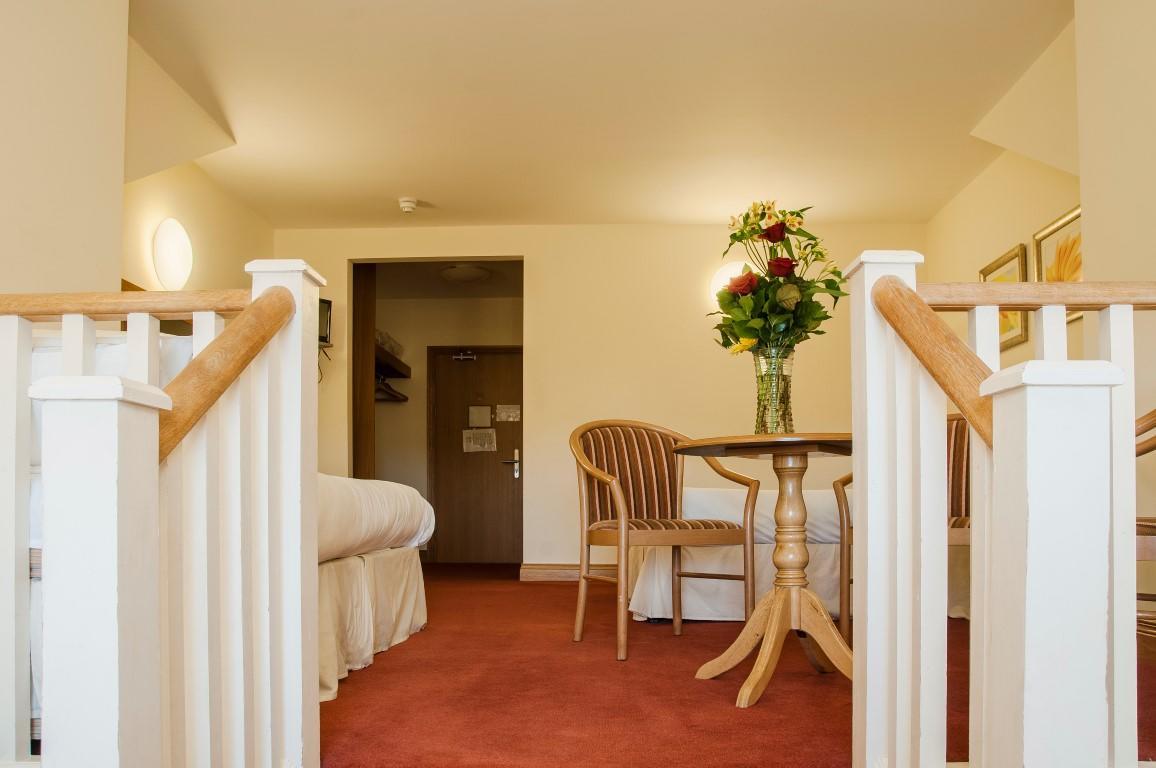 The Arches Hotel Claregalway ภายนอก รูปภาพ
