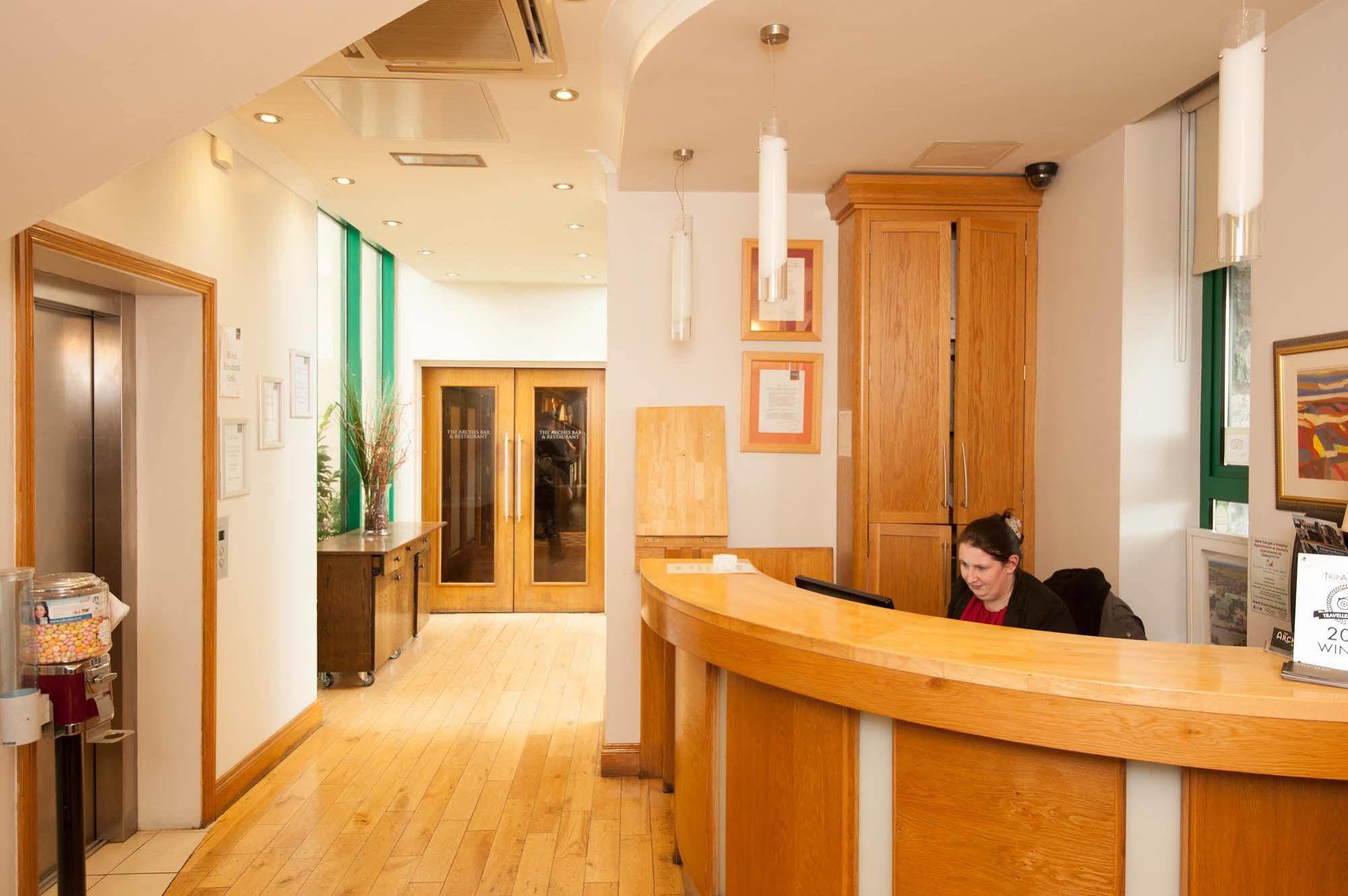 The Arches Hotel Claregalway ภายนอก รูปภาพ