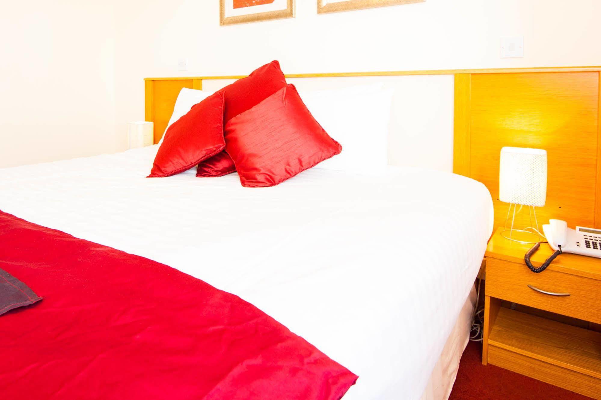 The Arches Hotel Claregalway ภายนอก รูปภาพ