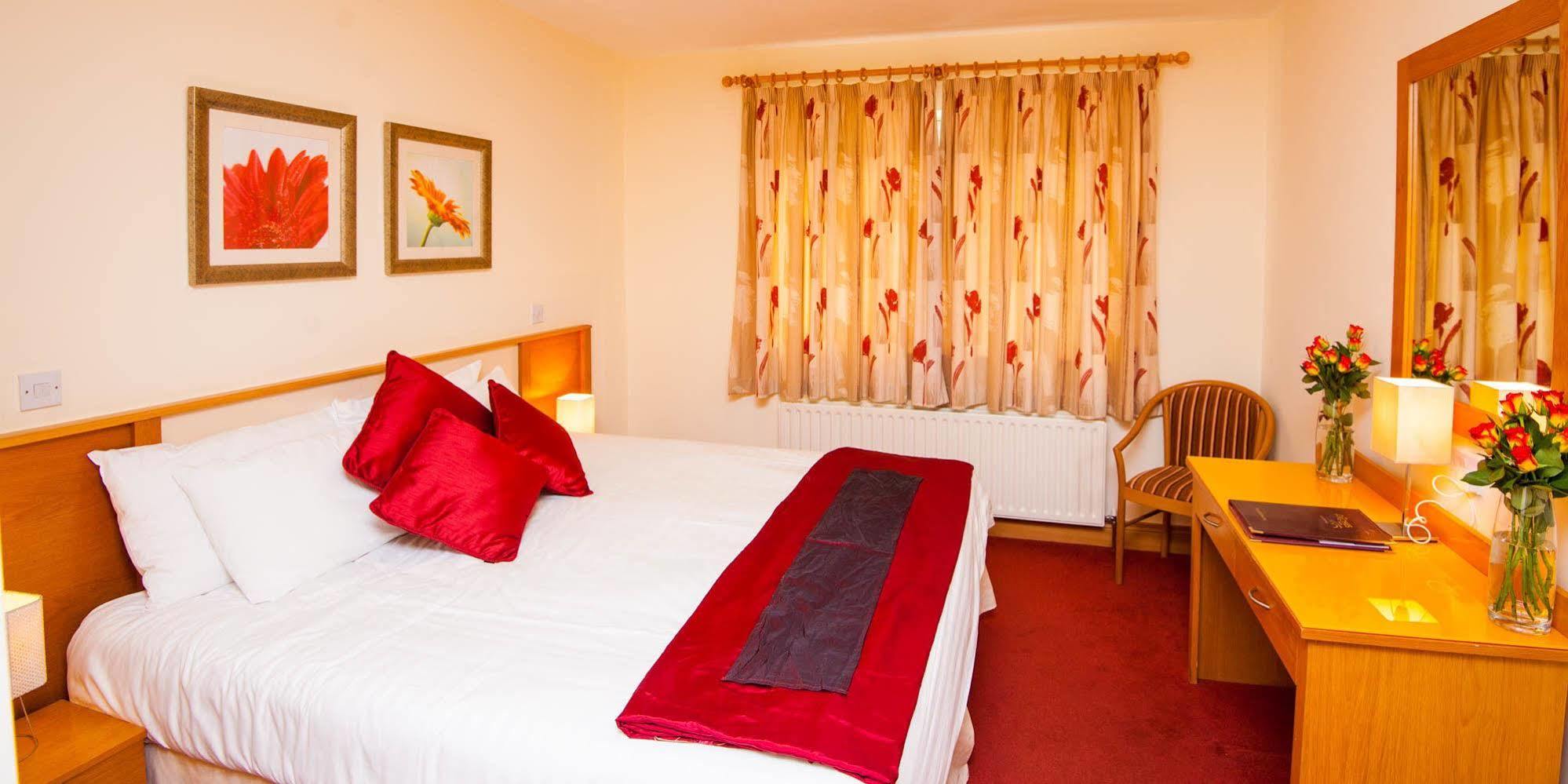 The Arches Hotel Claregalway ภายนอก รูปภาพ